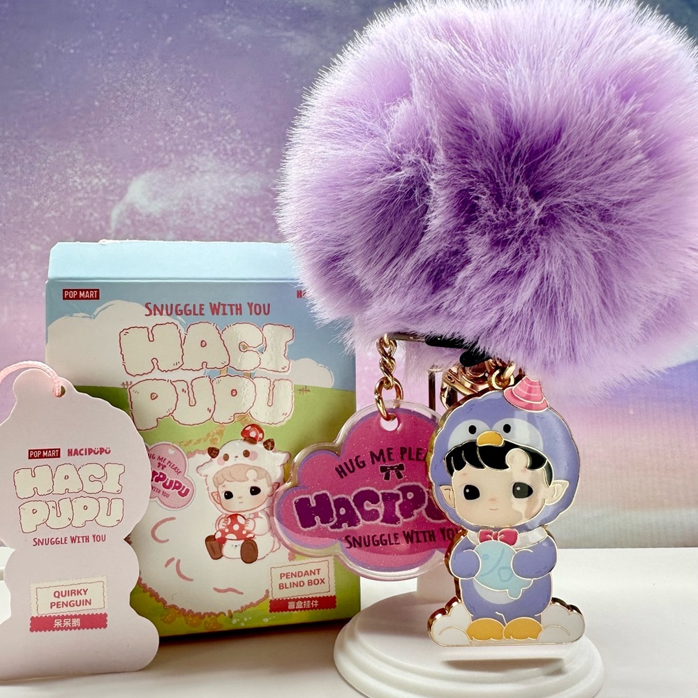 HACIPUPU SNUGGLE plush pendant (pom pom) - Quirky Penguin